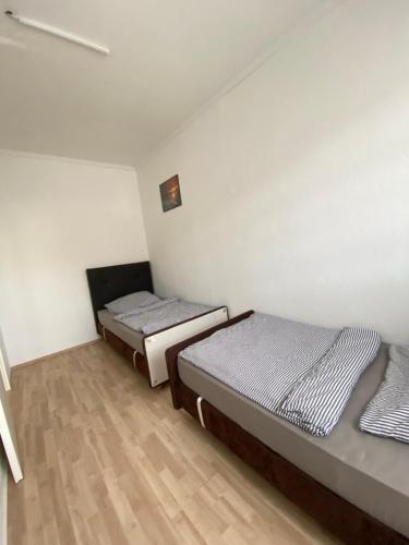 Appartement Monteurwohnung/ Handwerkerwohnung/ Monteurzimmer 64 Regentenstraße Mönchengladbach