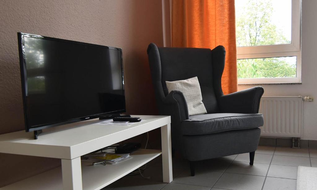 Séjour chez l'habitant Monteurzimmer mit TV und WLAN, geteiltes Gemeinschaftsbad 37 Robert-Bosch-Straße, 50769 Cologne