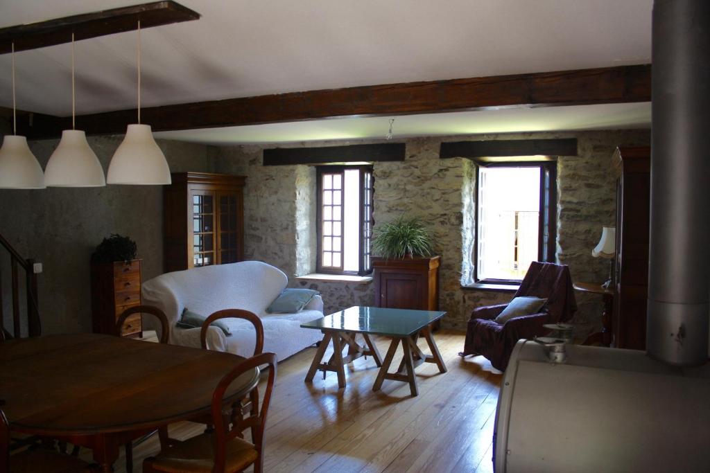 Maison de vacances Montségur ARIEGE grande maison éco-rénovée 144 Rue Principale, 09300 Montségur