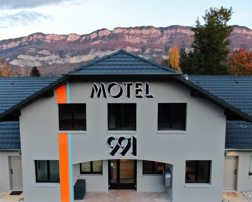 Hôtel Motel 991 564 Route d'Aix, 73420 Viviers-du-Lac