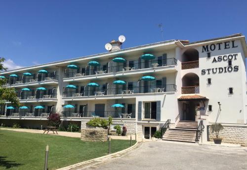 Appart'hôtel MOTEL ASCOT - Hotel & Appartements 16 PROMENADE DE LA PLAGE Cagnes-sur-Mer