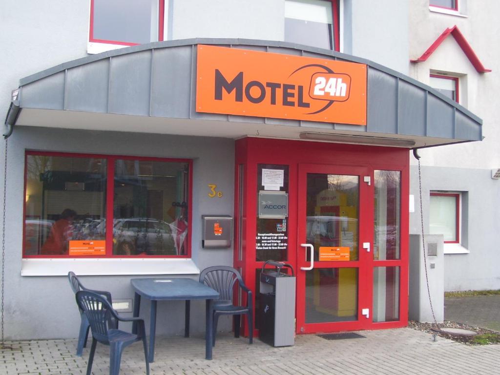 Motel 24h Mannheim Lembacher Strasse 4, 68229  Mannheim