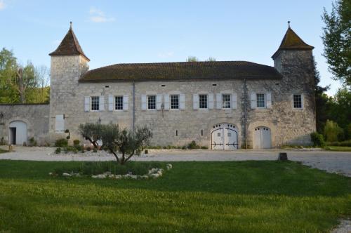 Maison d'hôtes Moulin De Jouenery Et Spa lieudit de Jouenery Brassac