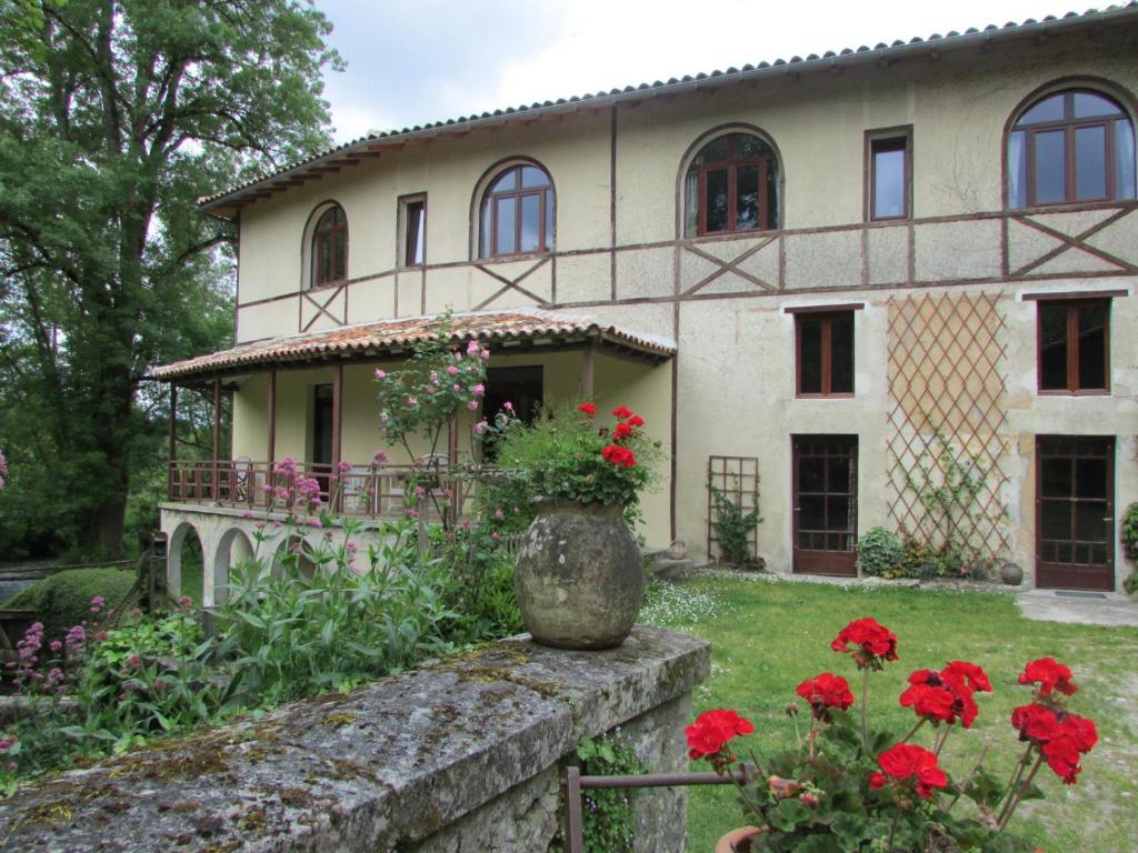 B&B / Chambre d'hôtes Moulin de la Grave 25 rue de la Grave, 17500 Jonzac