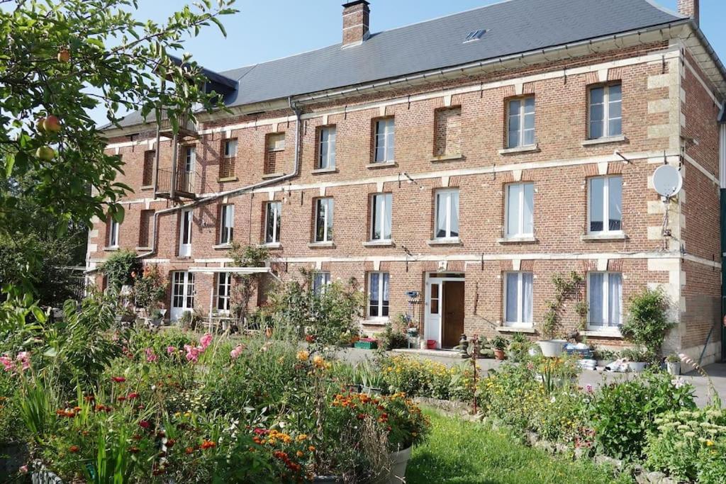 Maison de vacances Moulin des Prés - Gîte 15 places au bord de l'eau 3 Rue Moulin des Prés, 60120 Croissy-sur-Celle