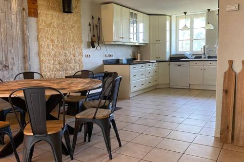 Villa Mountoussin · Ferme de charme vue pyrénées avec piscine 795 Chemin de Loumette Montoussin