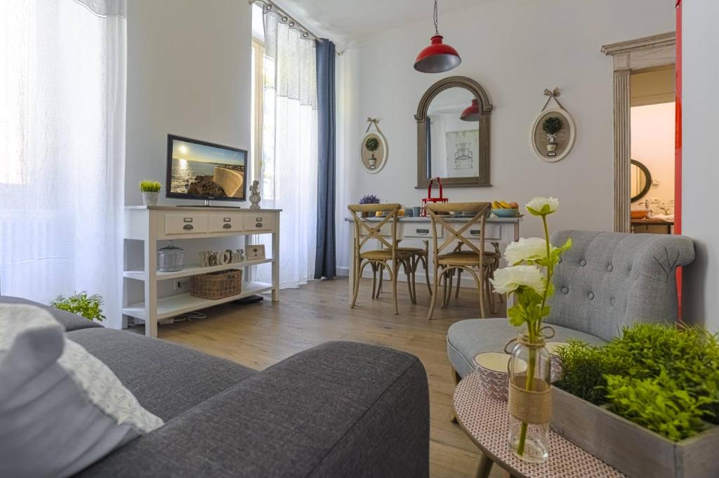 Appartements MY CASA - 10 CASSINI 10 Rue Cassini, 06300 Nice