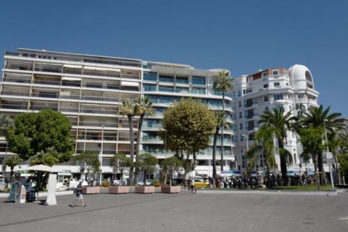 Appartement MyAgent vue mer face au palais-croisette congres-plages 6 boulevard de la croisette Cannes