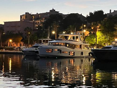 Bateau-hôtel Namaka Quai du Port Bandol