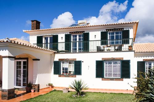 Maison d'hôtes Namastê House Estrada dos Salões/Serrado e Cova n.º64 Relógio do Poiso