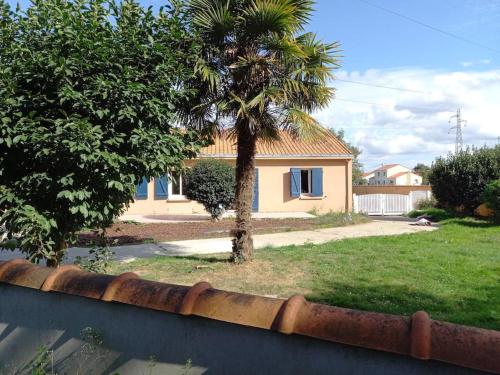 Maison de vacances Nantes Aéroport 2-5 couchages-Parking-Jardin 17 Rue des Saules Bouguenais