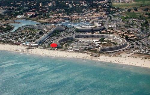 Naturist village, beach side, ground floor apartment Le Cap d\'Agde france