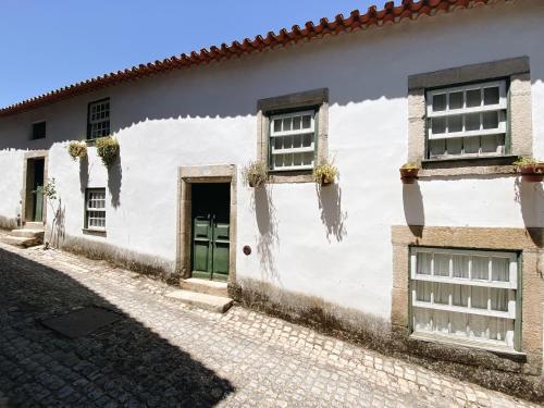 Nave de Pedra Monsanto portugal