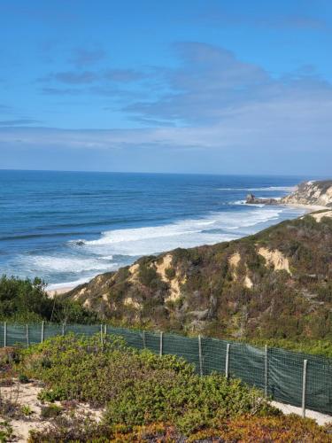 Appartement Nazare Uninterrupted Views and Sounds of the Sea Rua da Mina do Azeiche 34 Apartment L Edificio Mina Sol Pataias