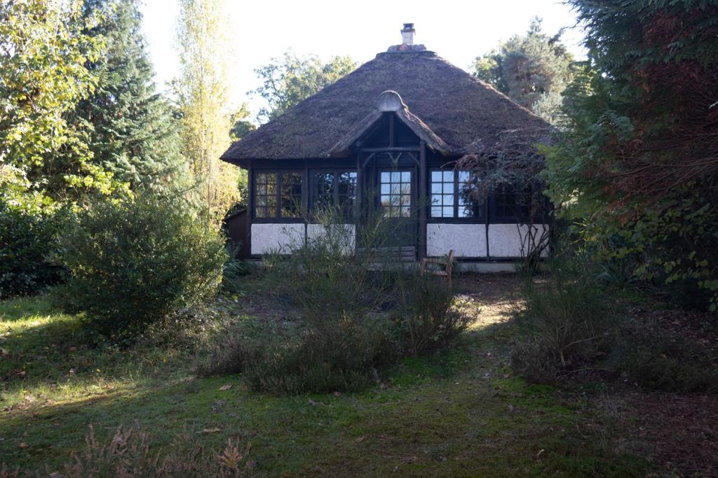 Chalet Neska Lodge - cabane en lisière de forêt 1 Rue Fillette, 78690 Saint-Rémy-lʼHonoré