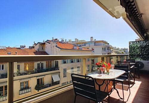 Appartement Nestor&Jeeves - LA NISSARDE TERRASSE - Central - Sea Glimpse - Very close sea Rue Andrioli 9 Nice