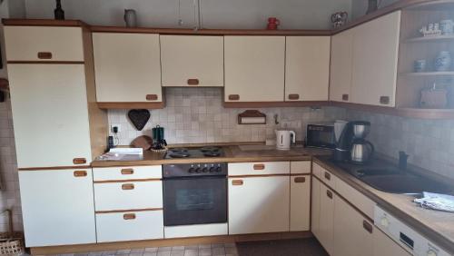 Appartement nette, ruhige Ferienwohnung für 4 Personen (ca. 105 m²) in Eltmann 4 Weinbergstraße Eltmann