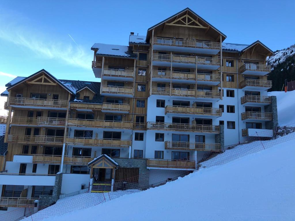 Appartement *NEW* Bellevue D’Oz Ski In Ski Out Luxury Apartment (8-10 Guests) Oree Des Pistes Bellevue D’Oz, 38114 Oz