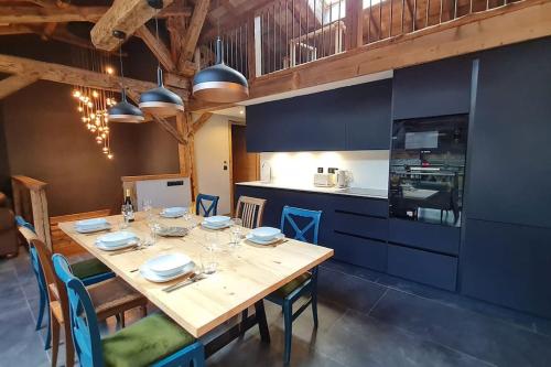 NEW Exceptional chalet sleeping 14 - NR Morzine La Côte dʼArbroz france