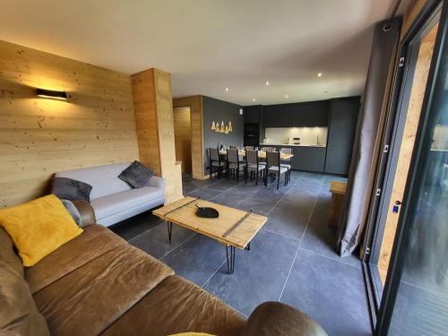 Appartement New *No 36* sleeps 8, Nr Morzine 36 route des bouts, la cote d'arbroz La Côte dʼArbroz