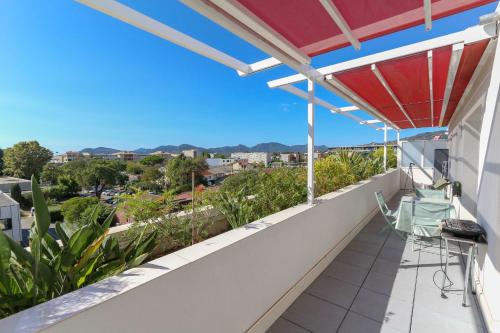 New with nice benefits CLIM-TERRACE- POOL - BENAKEY Cannes france