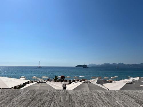 Appartement Newly renovated: Sea-front Croisette, top-floor 65 Boulevard de la Croisette Cannes