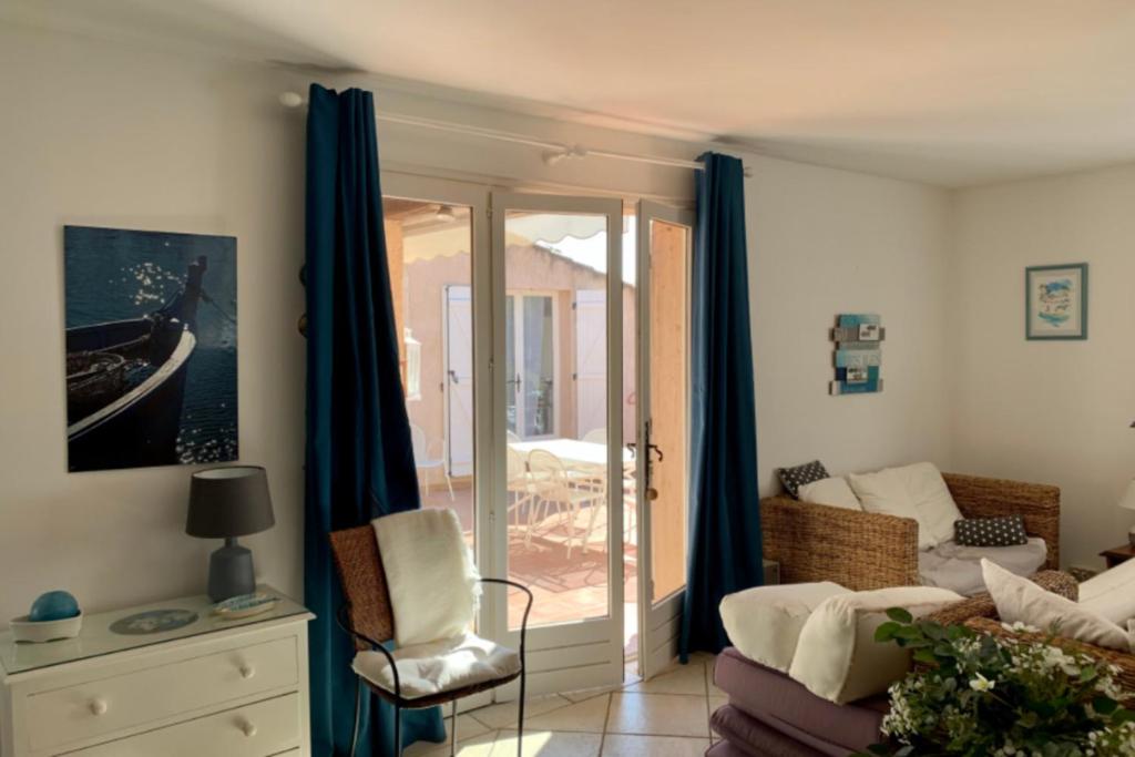 Maison de vacances Nice 120 M Cosy With Garden Terrace And Paillote 1248 Boulevard du Bois Maurin, 83150 Bandol