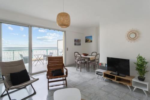 Appartement Nice 1br with terrace in front of the sea 1 min to Nice beach - Welkeys 131 promenade des Anglais Nice