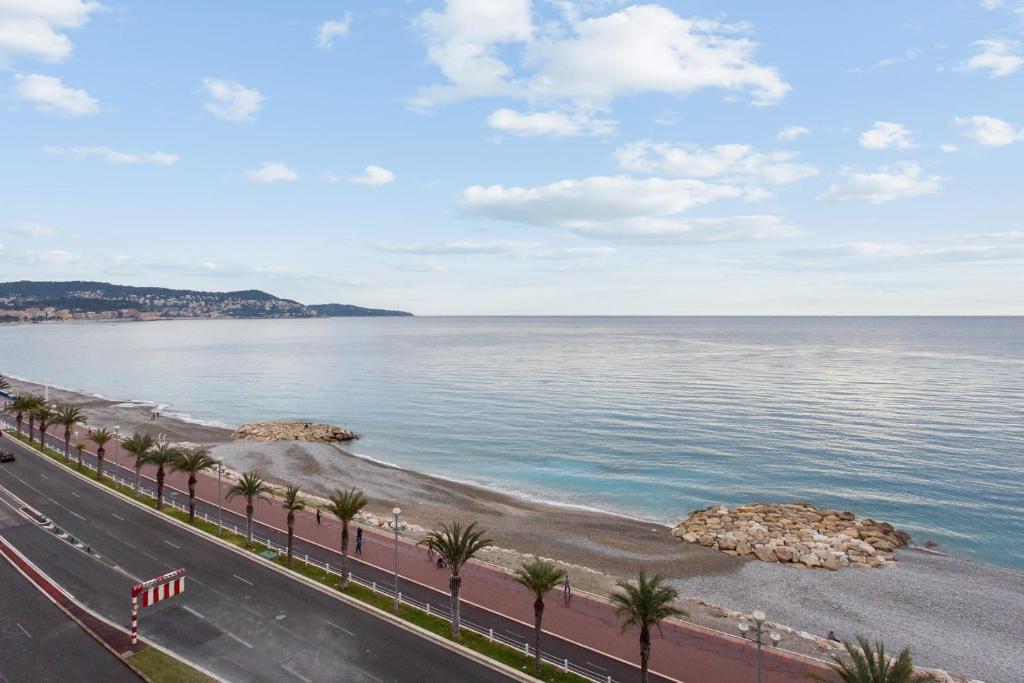 Appartement Nice 1br with terrace in front of the sea 1 min to Nice beach - Welkeys 131 promenade des Anglais, 06000 Nice