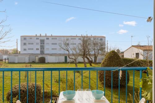 Nice 2 bedroom apartment near the canal in La Rochelle - Welkeys La Rochelle france