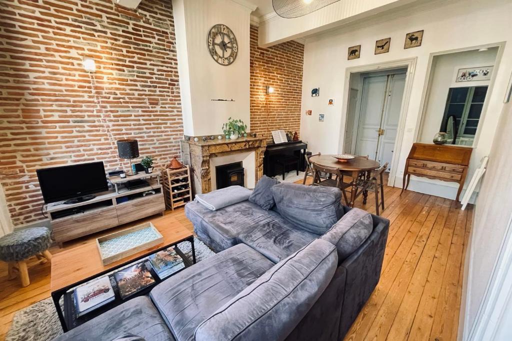 Appartement Nice 50m in a lively area in Toulouse 29 Rue Pharaon, 31000 Toulouse