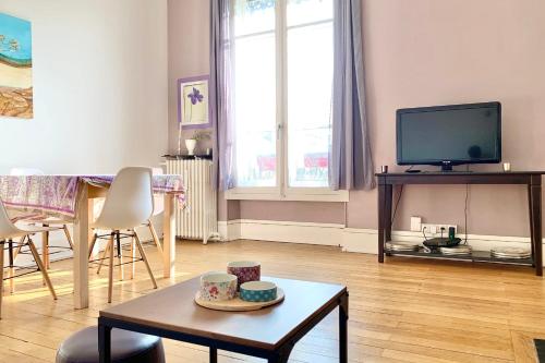 Nice apartment in the city center waiting for you #BJ ! Grenoble france