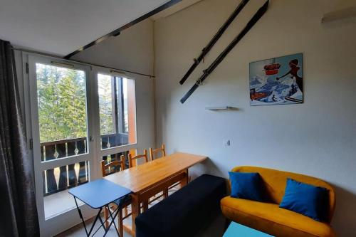Nice appartment for 6 to 8 people ski in and out in Courchevel Courchevel france
