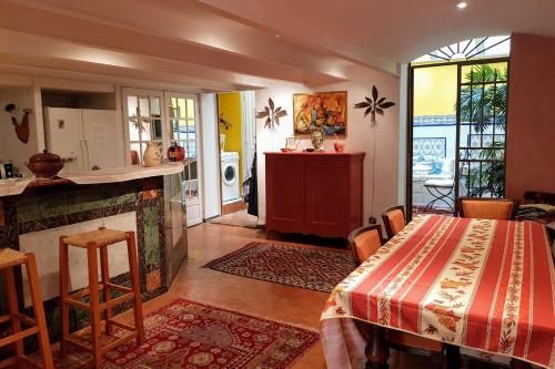 Appartement Nice Apt With Loggia In Aix En Provence 29 Rue Portalis Aix-en-Provence