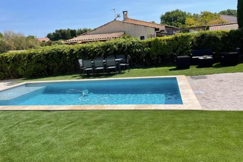 Maison de vacances NICE FAMILY HOME with GARDEN and POOL 11 rue de la colline Eyragues