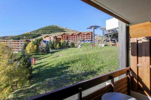 Nice flat with beautiful view on the mountains - Welkeys Huez france