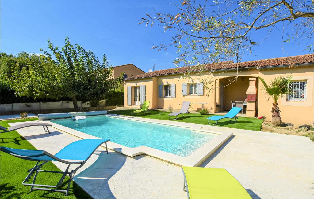 Maison de vacances Nice home in Avignon with WiFi, Private swimming pool and Outdoor swimming pool , 84000 Avignon