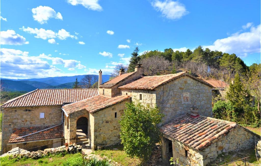 Maison de vacances Nice home in Bordezac with WiFi and 4 Bedrooms , 30160 Bordezac