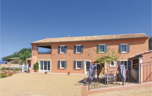 Maison de vacances Nice home in Cairanne with WiFi, Outdoor swimming pool and Heated swimming pool  Cairanne