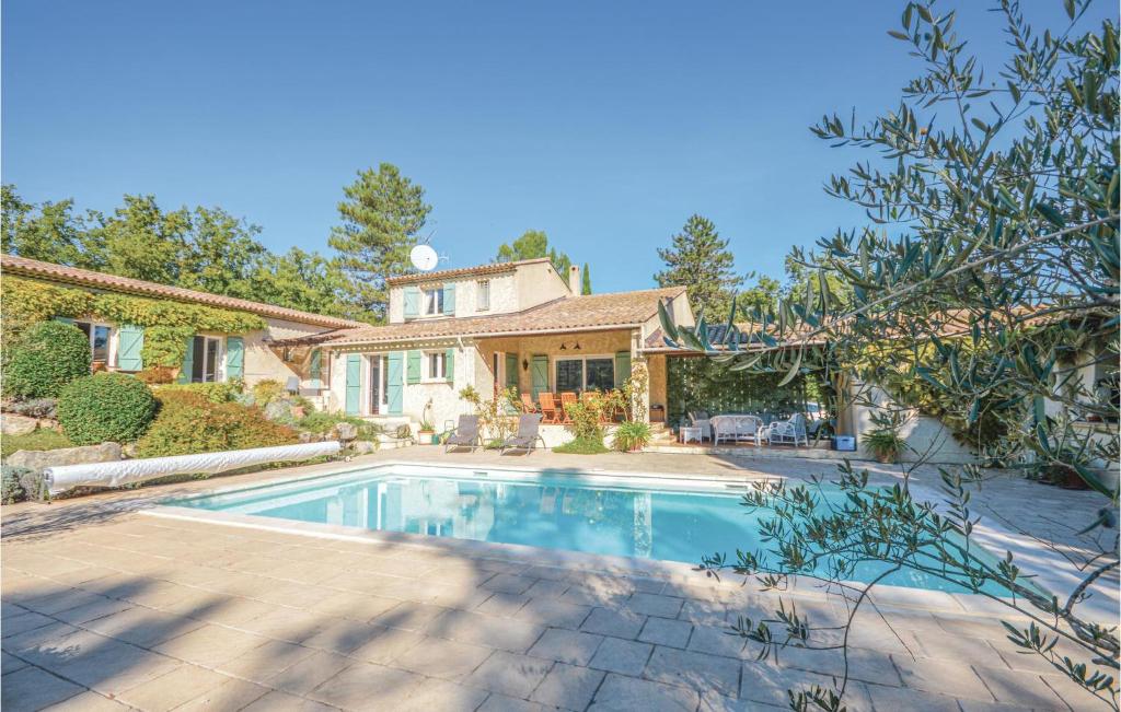 Maison de vacances Nice home in Callian with 4 Bedrooms, WiFi and Outdoor swimming pool , 83440 Callian