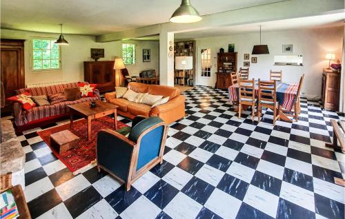 Nice home in Clohars-Carnoet with 3 Bedrooms and WiFi Keranquernat france