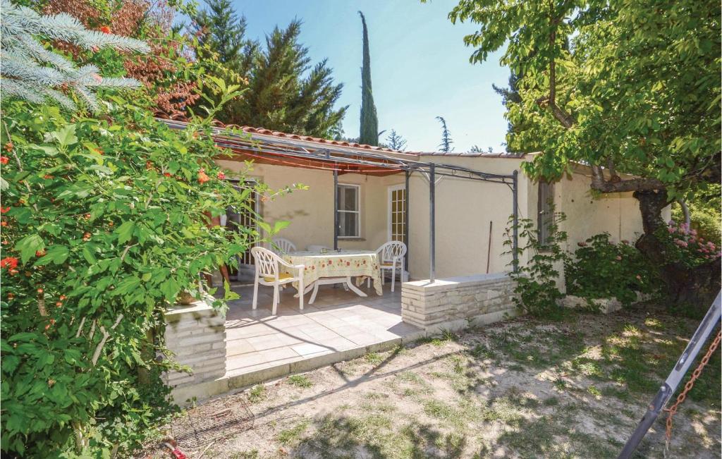 Maison de vacances Nice home in Crillon Le Brave with 1 Bedrooms, WiFi and Outdoor swimming pool , 84410 Crillon-le-Brave