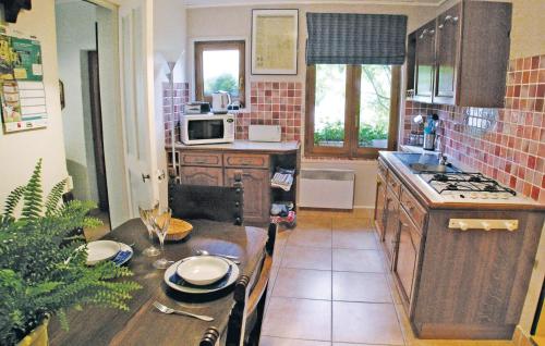 Maison de vacances Nice home in Embry with 2 Bedrooms and WiFi  Embry