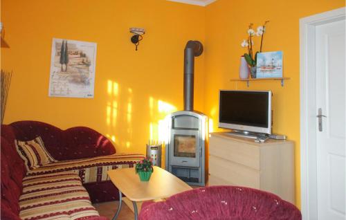 Maison de vacances Nice home in Fuhlendorf with 2 Bedrooms and WiFi  Fuhlendorf