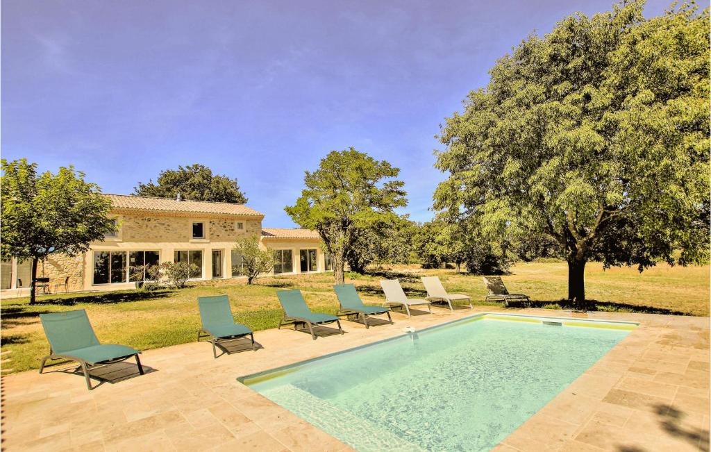 Maison de vacances Nice home in Malataverne with 6 Bedrooms, WiFi and Outdoor swimming pool , 26780 Malataverne