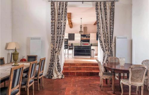 Maison de vacances Nice home in Marquefave with Sauna, WiFi and Swimming pool  Marquefave