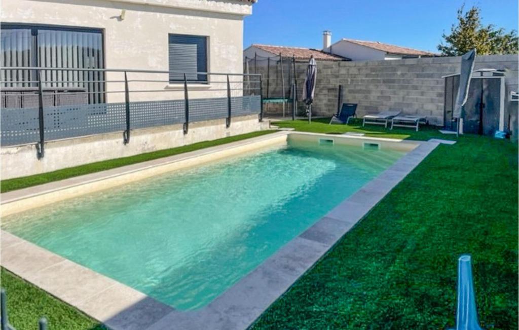 Maison de vacances Nice home in Piolenc with Outdoor swimming pool, WiFi and 4 Bedrooms , 84420 Piolenc