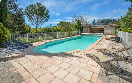 Maison de vacances Nice home in Saint-Ambroix with 10 Bedrooms, WiFi and Outdoor swimming pool  Saint-Ambroix