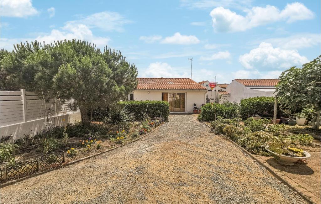 Maison de vacances Nice home in Saint Hilaire de Riez with 1 Bedrooms and WiFi , 85270 Saint-Hilaire-de-Riez