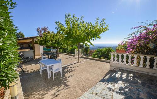 Nice home in St Andrea Di Cotone with Outdoor swimming pool, WiFi and Private swimming pool Careggia france